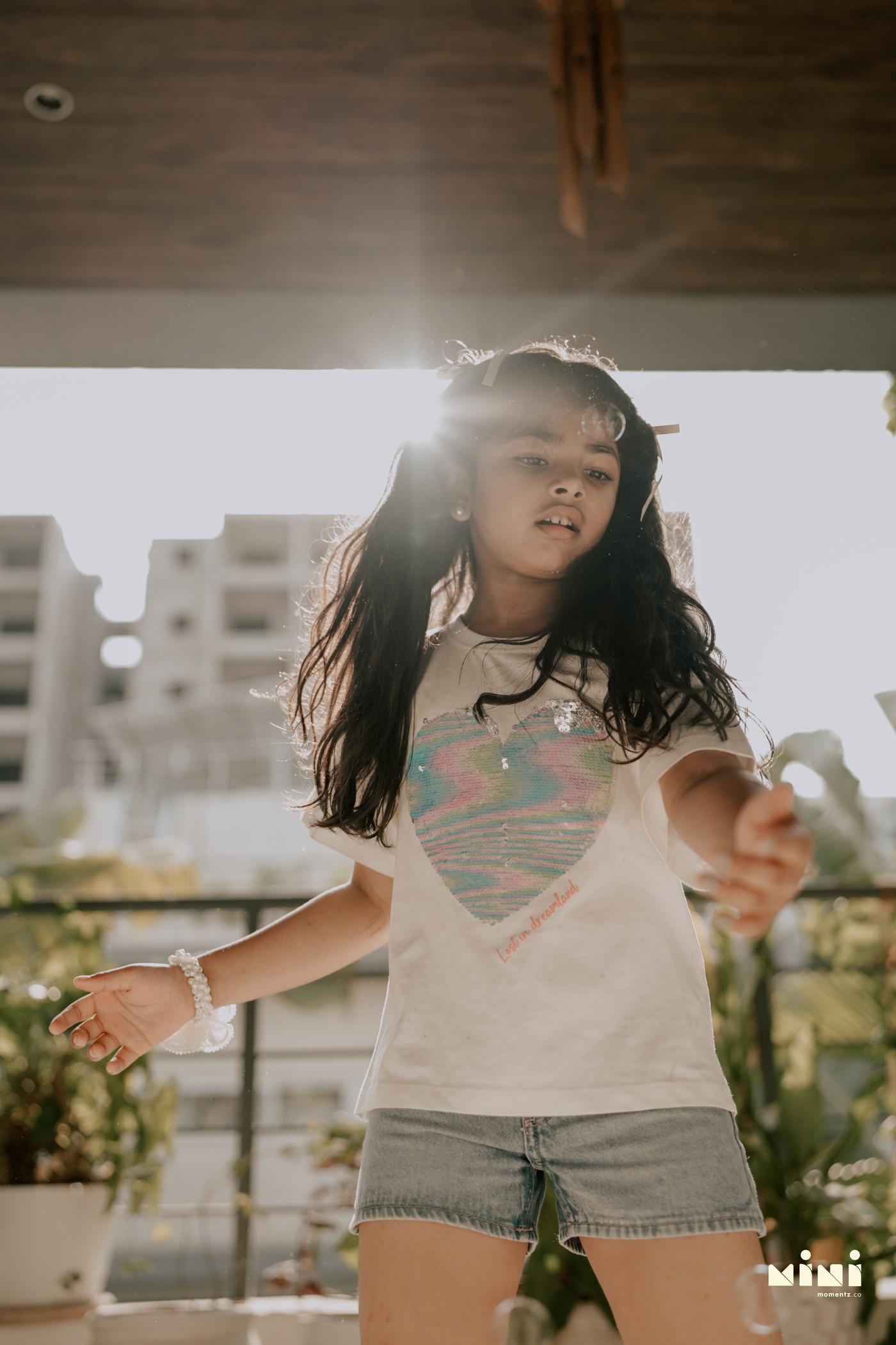 Child in golden light — milestone lifestyle photography MiniMomentz UK