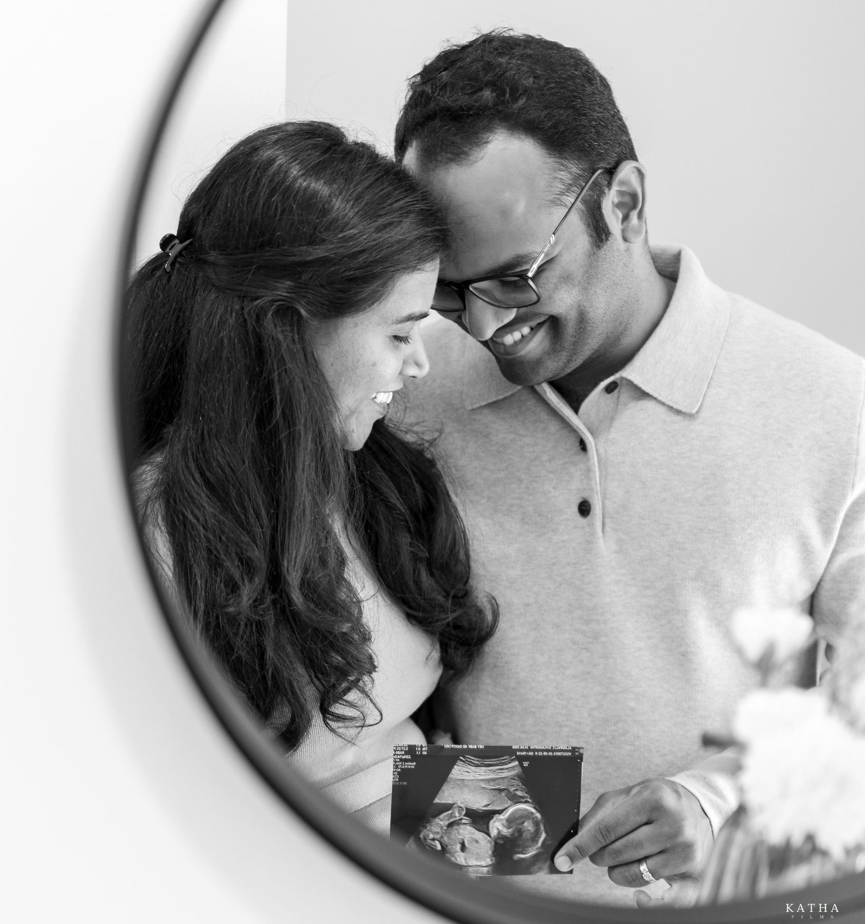 A close portrait with their ultrasound scan — Mini Momentz
