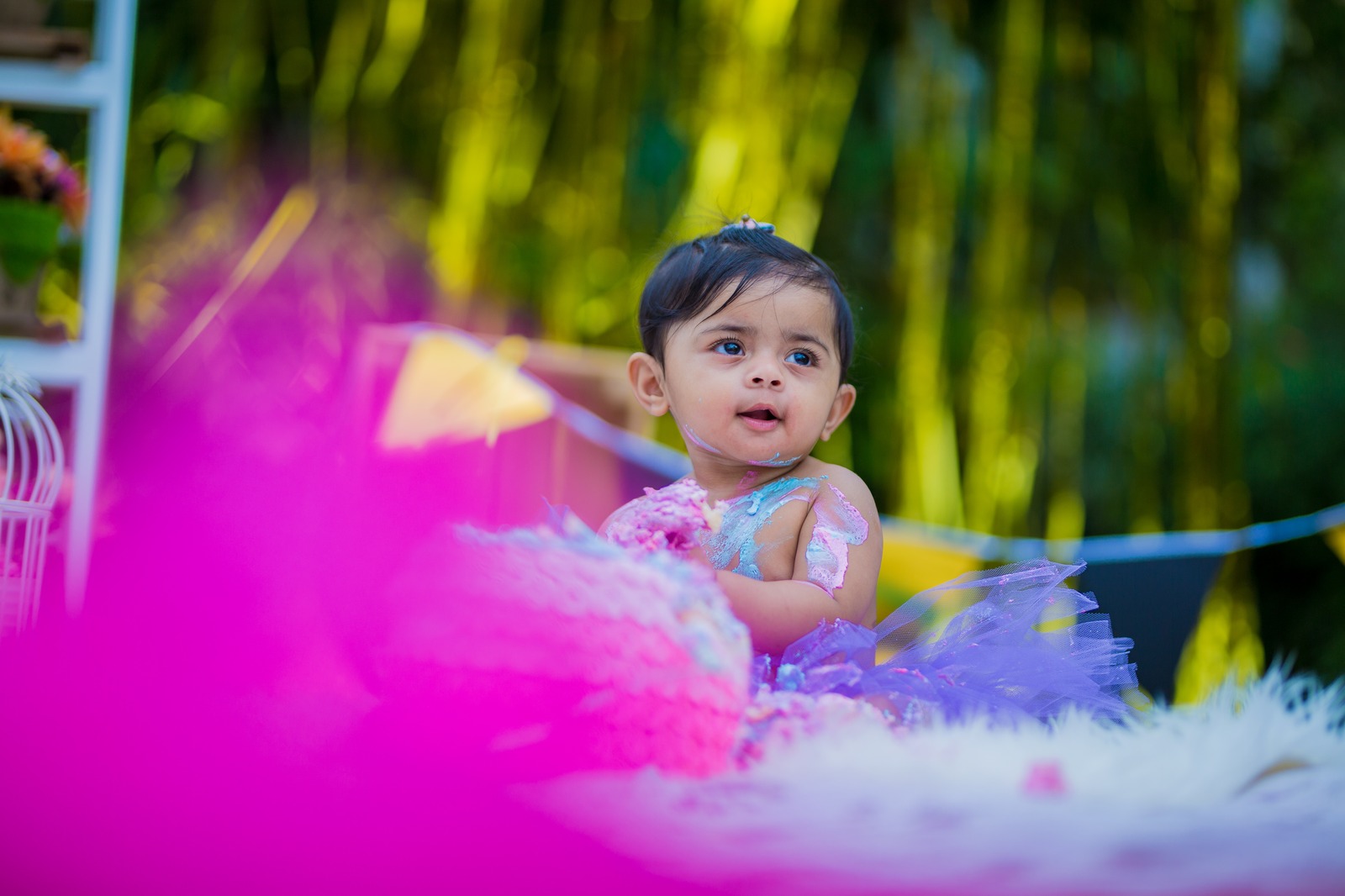 Baby girl cake smash session London — pink tutu outdoor, Mini Momentz